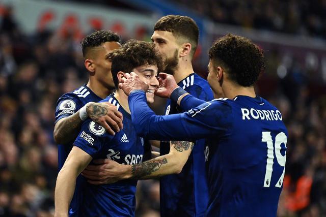 《光与影：33号远征队》摄影美图赏：美腿玉足太诱人！