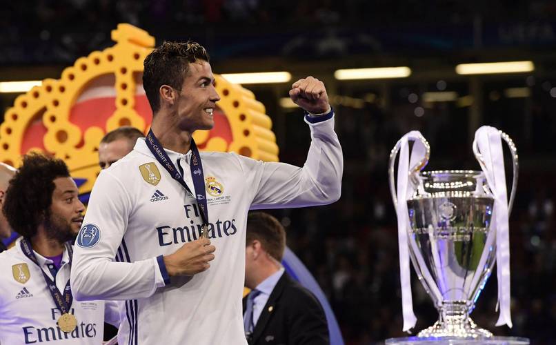 S14冠军皮肤开始宣传，zeus却被区别对待，登录页面被故意遮挡