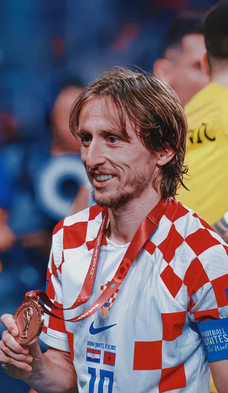 官方：莱斯特城中场埃尔哈努斯租借至斯图加特，为期一个赛季