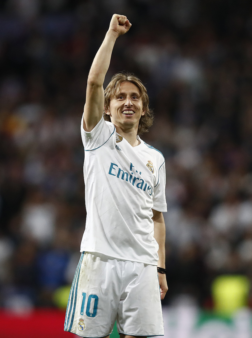 官方：切尔西与18岁后卫苏布洛耶续约至2030年